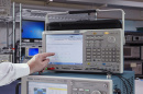 Компания Tektronix представила первый в отрасли генератор сигналов "3-в-1"